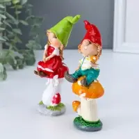 Сувенир полистоун "Малыши в длинных колпаках на мухоморах" набор 2 шт 4х5,5х14,2 см