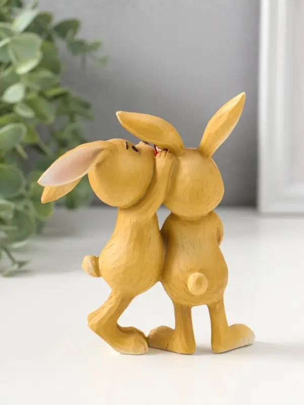 Сувенир полистоун "Зайчики с сердечком - хочешь расскажу секрет?" 12,5 см