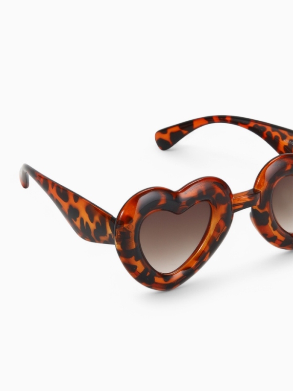 Очки-сердечки солнцезащитные детские, uv 400, ширина 13.5 см, дужка 13.5 см, леопардовые Очки-сердечки солнцезащитные детские, uv 400, ширина 13.5 см, дужка 13.5 см, леопардовые