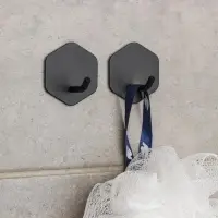 Крючки самоклеящиеся St&ouml;lz &laquo;Классика&raquo;, 2 шт., шестиугольник, 5&times;4.5&times;3 см, чёрные