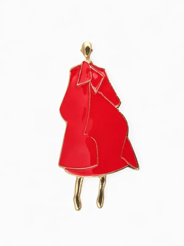 Брошь "Дама в пальто" с эмалью, цвет красный в золоте