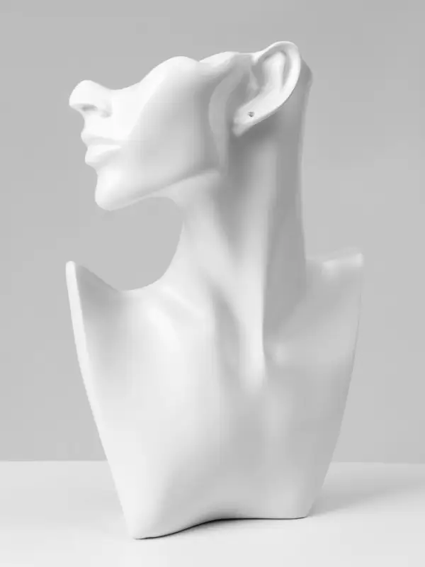 Бюст для украшений &laquo;QF. Половина лица&raquo;, отверстие под серьгу, 18&times;5&times;26 см, белый