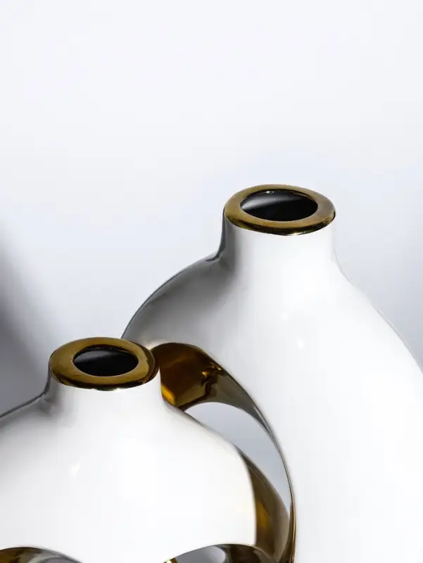 Ваза керамика настольная Ваза керамика настольная "Лари" (набор 2 шт) h=26х23, d=4 см, белый