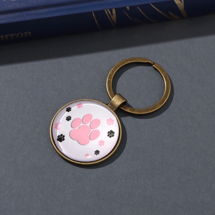 Брелок стекло, металл  Брелок стекло, металл "Круг. Следы кошки" d=3 см