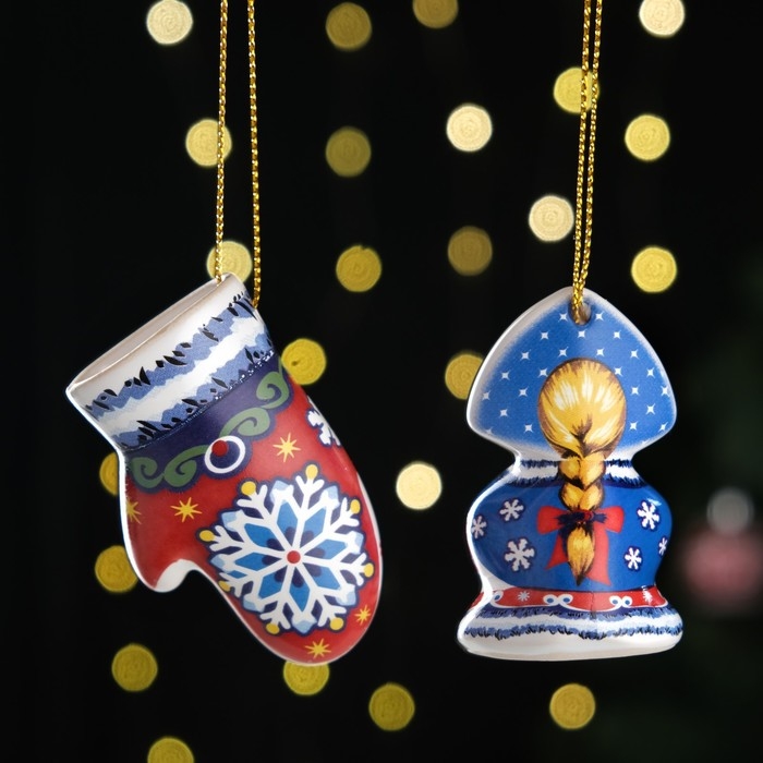 Набор ёлочных игрушек Набор ёлочных игрушек "Машенька и варежка", 6 см