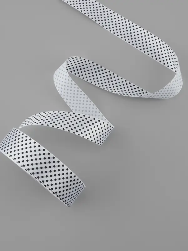 Лента атласная &laquo;Горошек&raquo;, 25 мм, 23&plusmn;1 м, белая №001