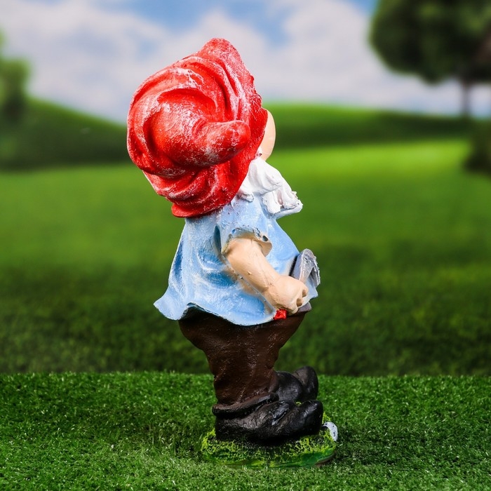 Садовая фигура  Садовая фигура "Гном с серпом" 30х14х14см