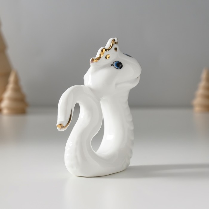 Сувенир керамика Сувенир керамика "Белая змейка в короне" с золотом 2,2х7х8,5 см