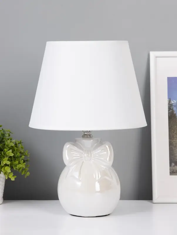 Лампа настольная E27 40Вт "Шар с бантом" беж перламутр 22х22х33,5 см