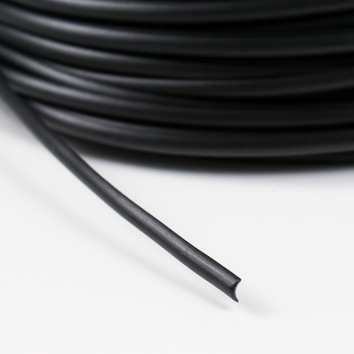 Ротанг искусственный гладкий 6 мм 100 м полутрубка (черный) Ротанг искусственный гладкий 6 мм 100 м полутрубка (черный)