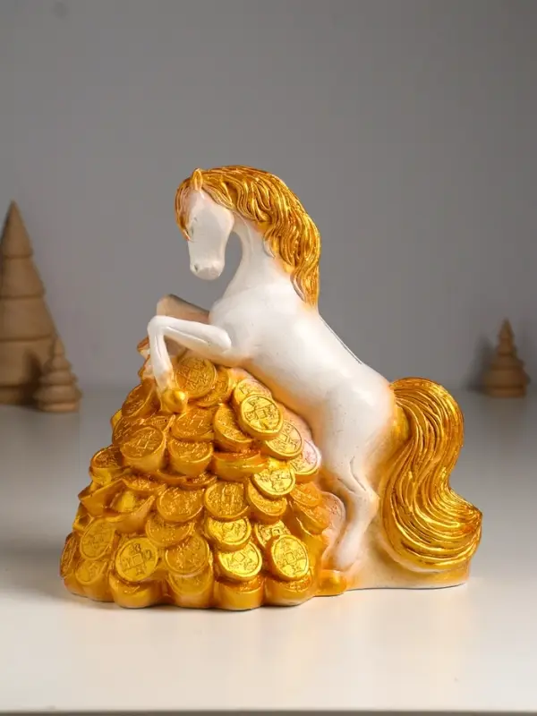 Копилка "Конь на деньгах" 20х20х13 см, белый с золотом