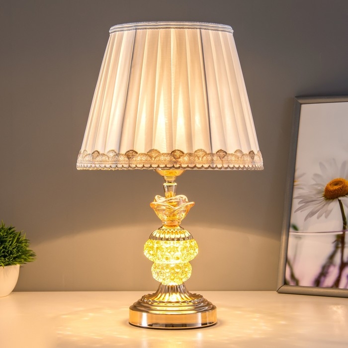 Лампа настольная с подсветкой Лампа настольная с подсветкой "Лаура" 1x60Вт E27 золото 25х25х41 см RISALUX