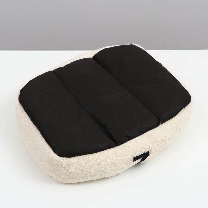 Лежанка для собак и кошек  Лежанка для собак и кошек "Уют Z" , меховая, 45 х 35 х 11 см