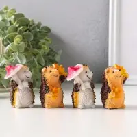 Сувенир полистоун "Осенние ёжики" набор 4 шт 3,7х5х6,2 см