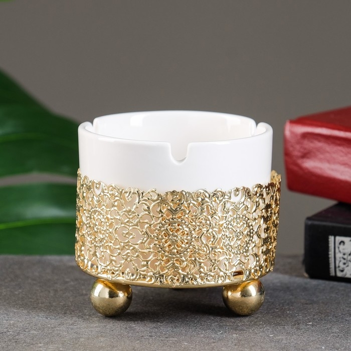 Кашпо на подставке  Кашпо на подставке "Алис" белое, 9х8,5см