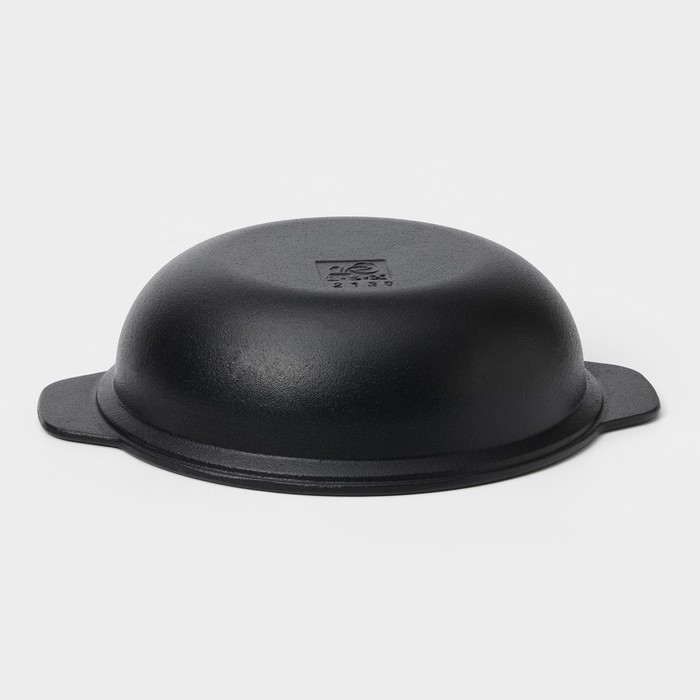 Жаровня чугунная, 2 л, d=24 см, чугунная крышка, цвет чёрный Жаровня чугунная, 2 л, d=24 см, чугунная крышка, цвет чёрный