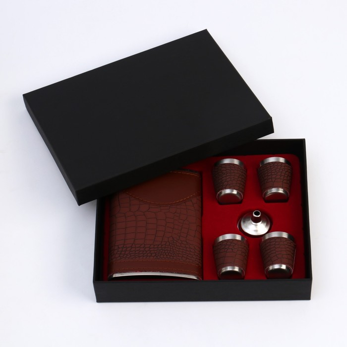 Подарочный набор 6 в 1: фляжка 270 мл, воронка, 4 рюмки, коричневый, 17 х 21 см Подарочный набор 6 в 1: фляжка 270 мл, воронка, 4 рюмки, коричневый, 17 х 21 см