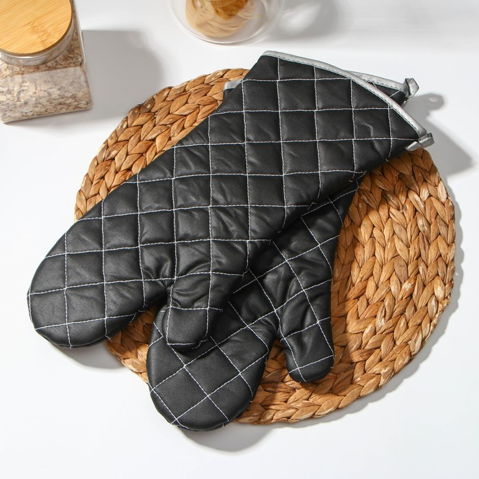 Набор прихваток «Профи», 2 шт, 41×17×2,5 см, цвет чёрный Набор прихваток «Профи», 2 шт, 41×17×2,5 см, цвет чёрный