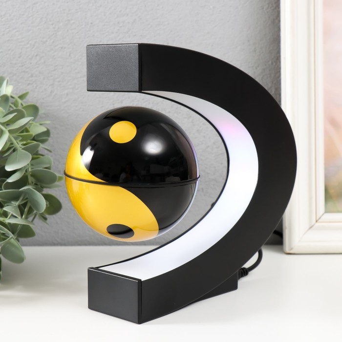 Левитирующий сувенир свет  Левитирующий сувенир свет "Инь-ян" чёрный шар d=8,5 см 17,4х8,5х17,4 см