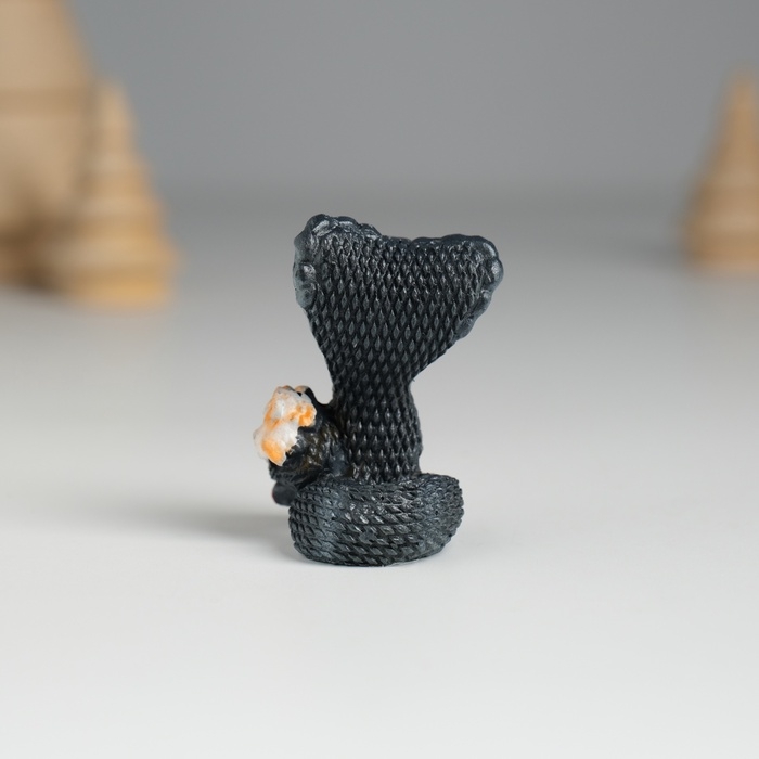 Сувенир полистоун Сувенир полистоун "Змейка тёмная лесная" МИКС 3,1х2,7х4,2 см