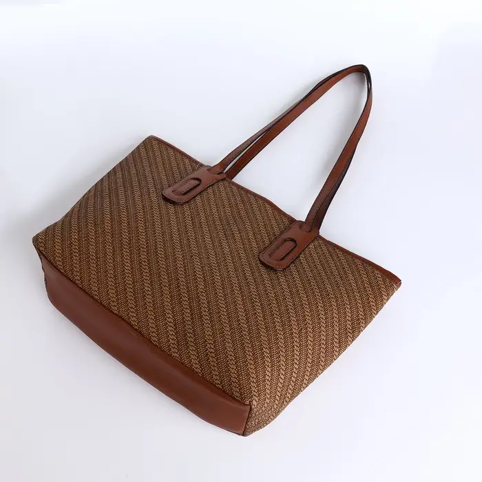 Сумка женская тоут на молнии, 30&times;11&times;25 см, коричневая