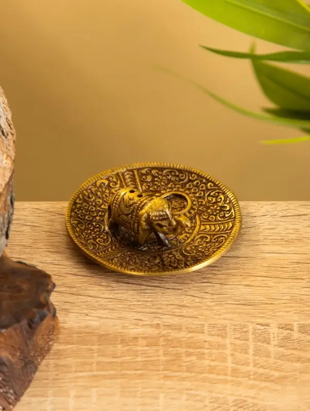 Подставка под благовония  Подставка под благовония "Слоник на тарелке" латунь 7 см