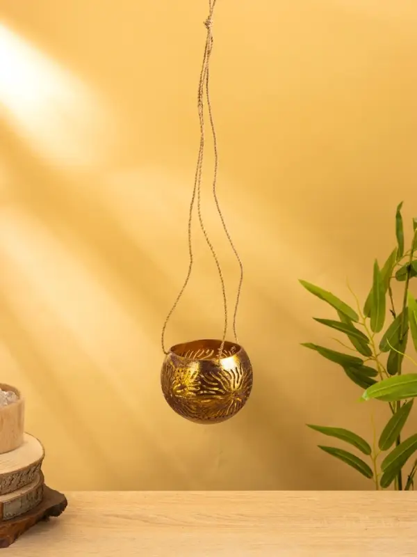 Подсвечник подвесной из кокоса, 9-12 см, тёмно синий-золотой Подсвечник подвесной из кокоса, 9-12 см, тёмно синий-золотой