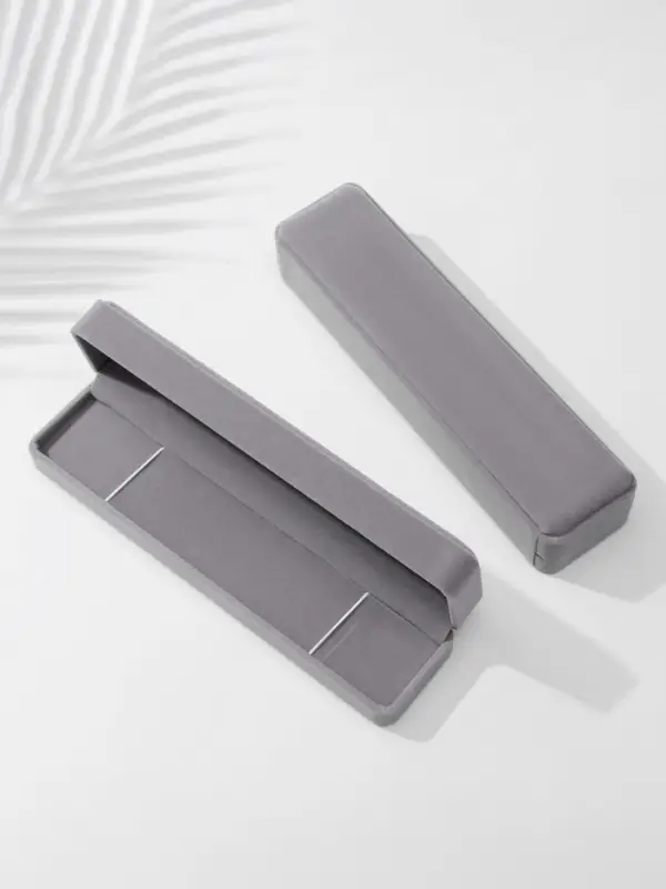 Футляр бархатный под браслет, цепочку, часы &laquo;Пенал&raquo;, 22&times;5.2&times;3.5 см, (полезная часть 21.3&times;4 см), серый