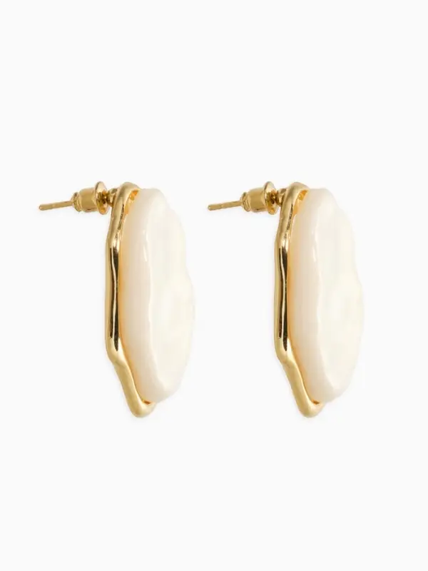 Серьги большие &laquo;Мятый овал&raquo;, акрил, белые в золоте