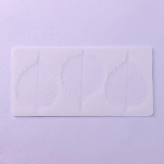 Форма для шоколада &laquo;Тополиный лист&raquo;, силикон, 3 ячейки, 23&times;11&times;0.3 см, белая