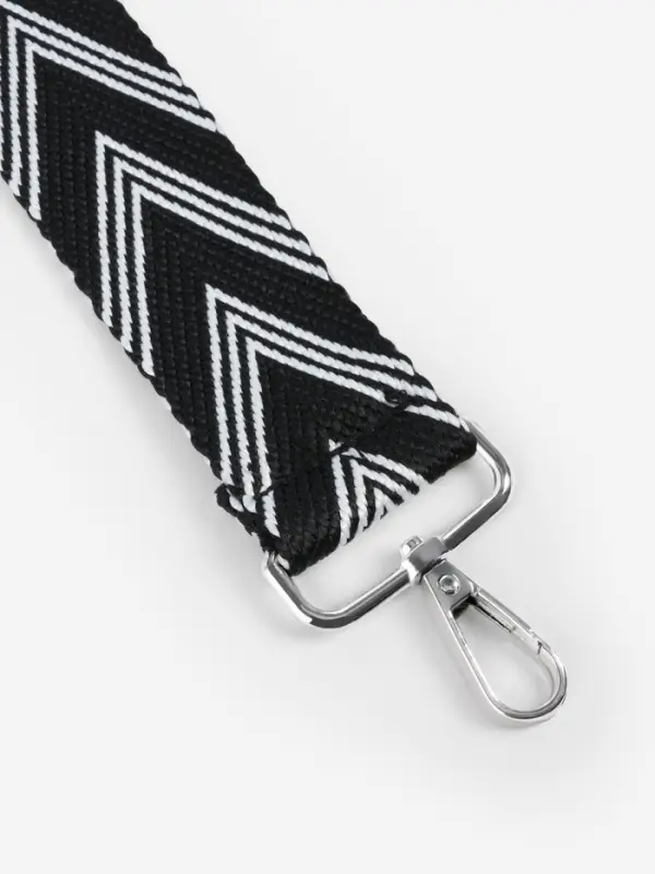 Ручка для сумки &laquo;Стрелки тройные&raquo;, с карабинами, 139&plusmn;3&times;3.8 см, чёрная, белая