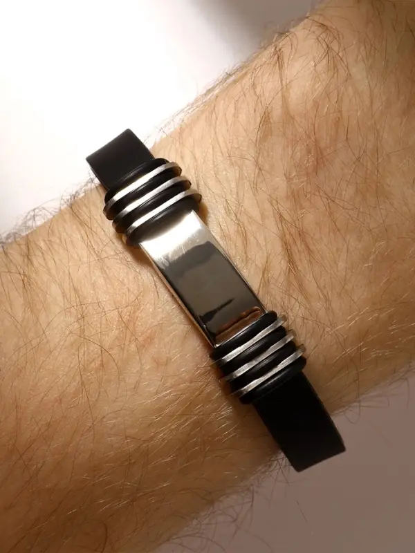 Браслет унисекс &laquo;Стиль&raquo; прямоугольник с тройными вставками, цвет чёрный с серебром, 23 см