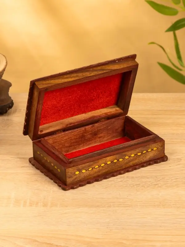 Шкатулка резная  Шкатулка резная "Флористика" 20х12,5х6,5 см, дерево шишам