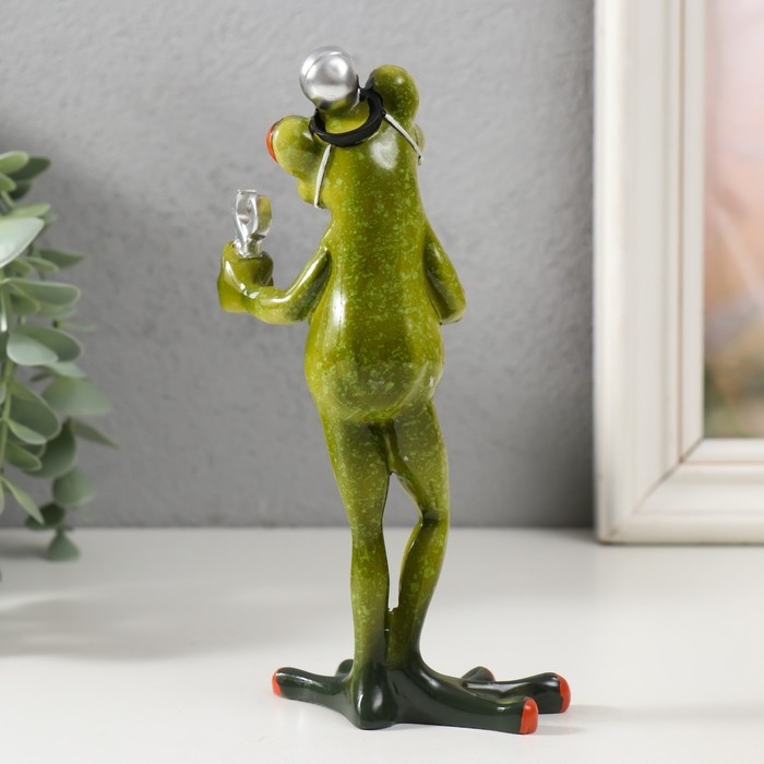 Сувенир полистоун лак Сувенир полистоун лак "Лягуха - Доктор" 16х6х5,5 см