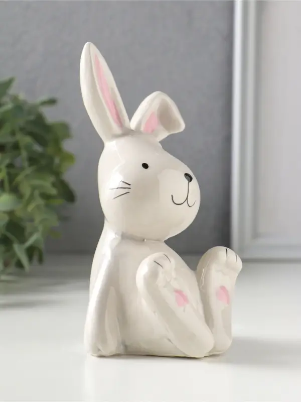 Сувенир керамика "Серый зайчик с сердечками на пяточках" 8х7,5х13,6 см