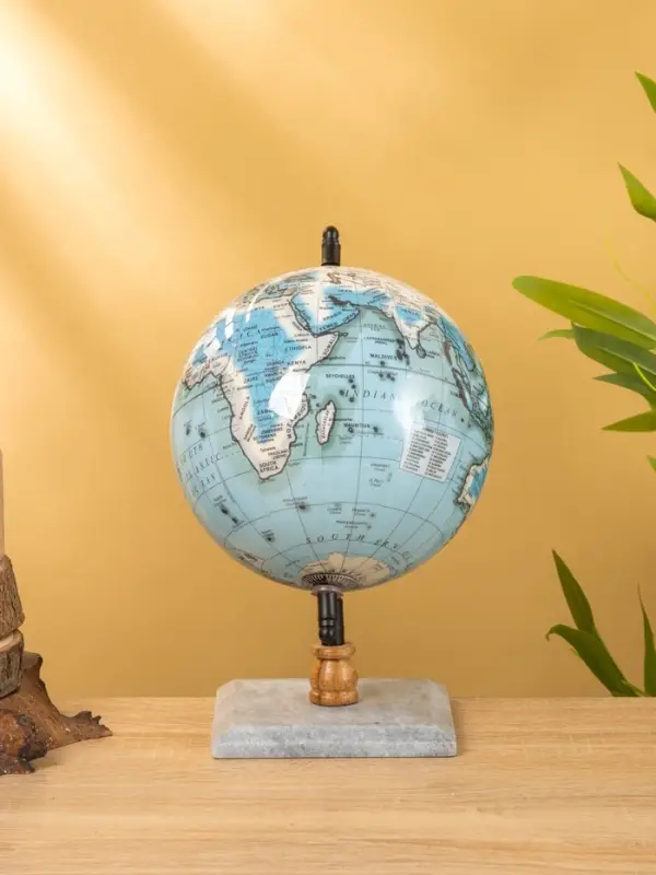 Глобус сувенирный 18х15х25 см, подставка мрамор Глобус сувенирный 18х15х25 см, подставка мрамор