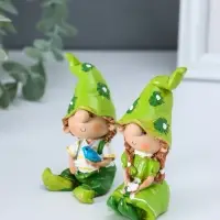 Сувенир полистоун "Малыши в длинных колпаках" зелёный набор 2 шт 3,7х4х8,5 см