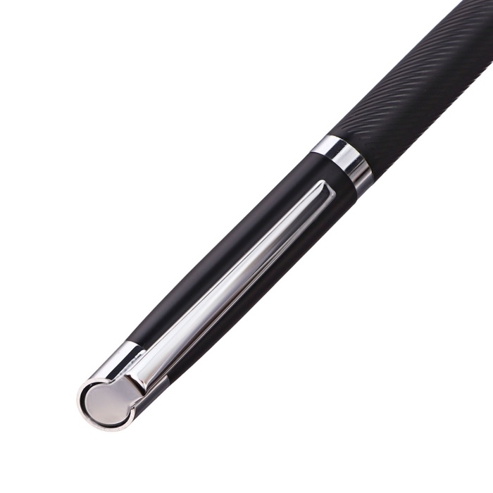 Ручка подарочная шариковая в кожзам футляре поворотная Карбон корпус черный/серебро Ручка подарочная шариковая в кожзам футляре поворотная Карбон корпус черный/серебро