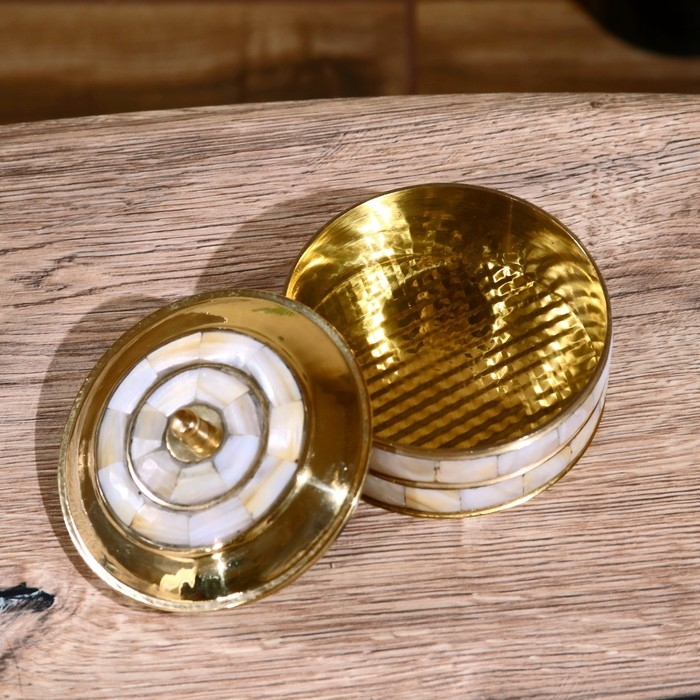 Шкатулка Шкатулка "Пилл" латунь, перламутр 9х9х5 см