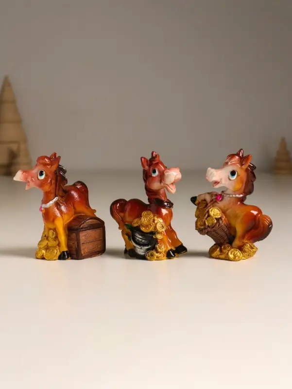 Сувенир полистоун Сувенир полистоун "Лошадка с золотыми монетами" МИКС 5,5х3,3х6,7 см