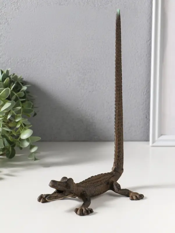 Сувенир чугун держатель для бумажных полотенец "Крокодил" 20х12х28,2 см