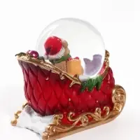 Снежный шар &laquo;Бурый мишка в новогодних санях&raquo;, d=6.5 см, 10&times;6.5&times;10 см