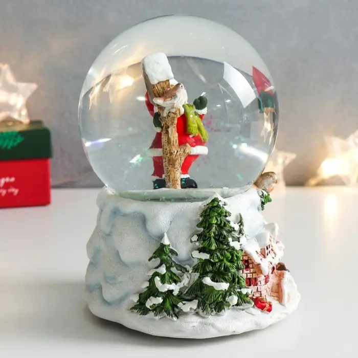 Снежный шар новогодний стеклянный «Снеговик со скворечником», музыкальный, 11.5×11.5×14 см