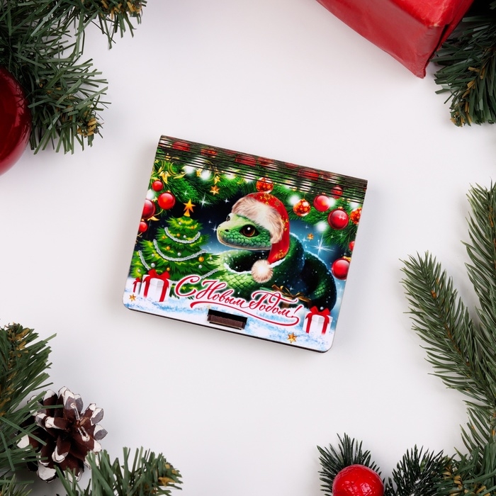 Новый год. Деревянный конверт для денег с символом года № 8  Новый год. Деревянный конверт для денег с символом года № 8 "Змейка в колпаке", 9,8х8,5х2 см 1066018