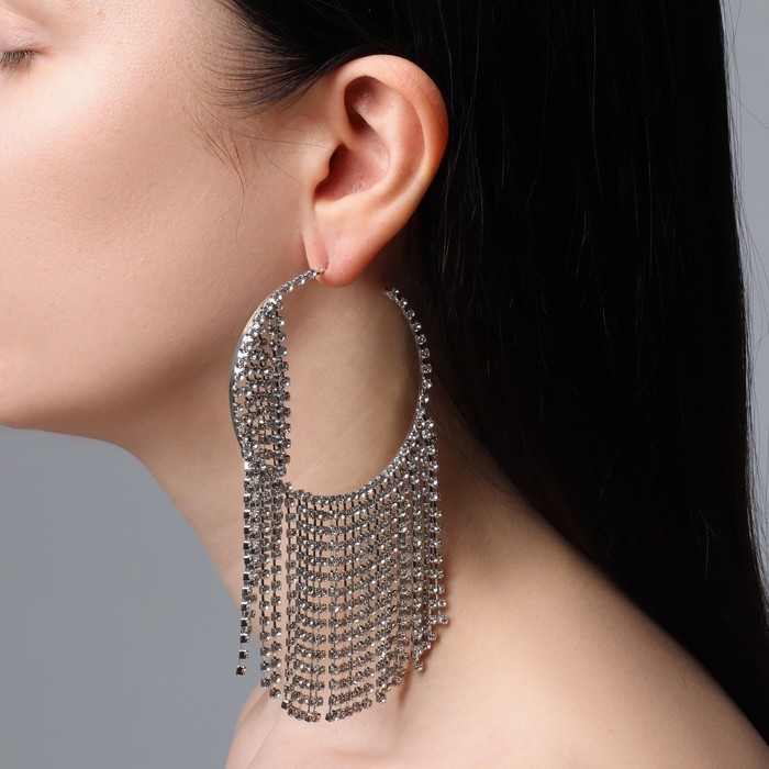 Серьги висячие со стразами «Водопад» нити на крупных кольцах, цвет белый в серебре, 12 см Серьги висячие со стразами «Водопад» нити на крупных кольцах, цвет белый в серебре, 12 см