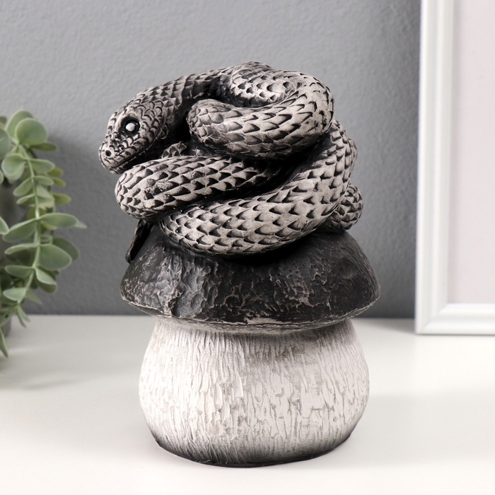 Новогодняя копилка  Новогодняя копилка "Змейка на грибе"  12х11х18 см