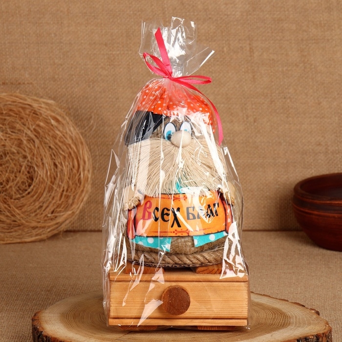 Домовой Харитоныч Домовой Харитоныч "Всех благ", на сундуке, 24 х 14 см, микс