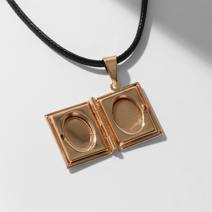Кулон на шнурке «Для фото» книга, цвет золото на чёрном шнурке, 45 см Кулон на шнурке «Для фото» книга, цвет золото на чёрном шнурке, 45 см