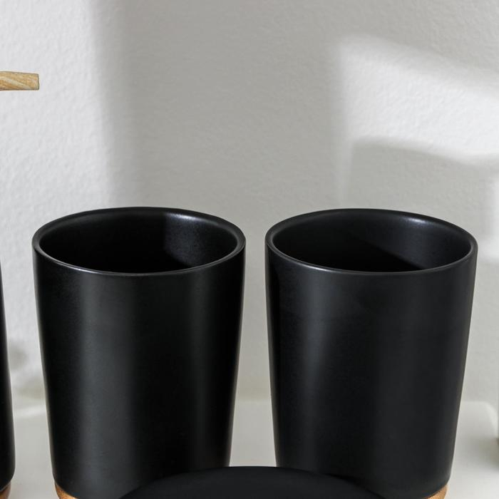 Набор аксессуаров для ванной комнаты «Эко», 4 предмета (мыльница, дозатор для мыла, 2 стакана), цвет чёрный Набор аксессуаров для ванной комнаты «Эко», 4 предмета (мыльница, дозатор для мыла, 2 стакана), цвет чёрный