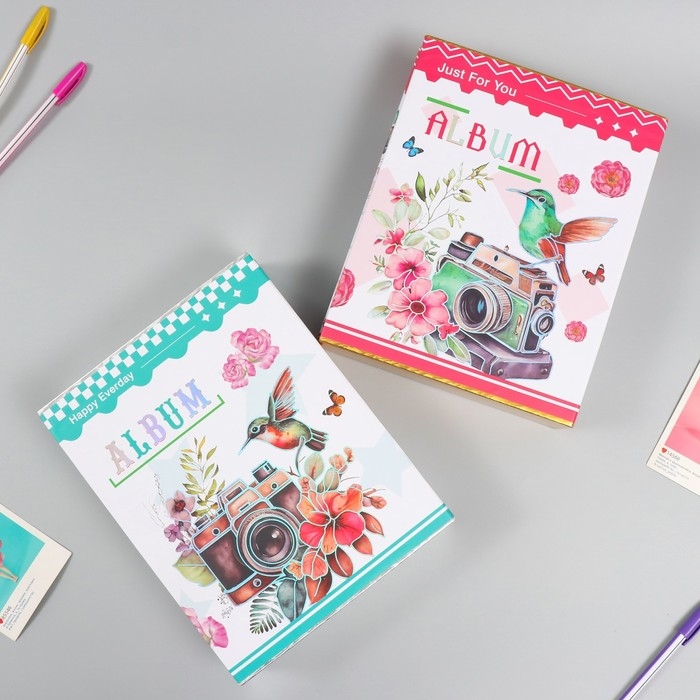 Фотоальбом на 100 фото 10х15 см  Фотоальбом на 100 фото 10х15 см "Камера и колибри" серебро, в коробке МИКС 5,5х20.8х26 см